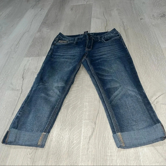 Ariya jr jeans - Picture 1 of 5